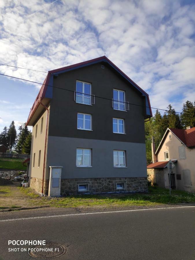Apartman Raketa Pernink エクステリア 写真
